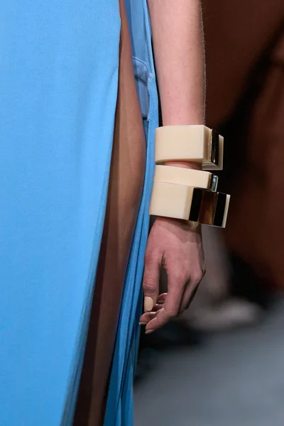 Look 63